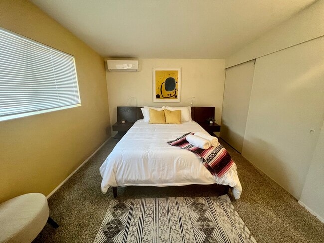 Photo - 3 Bedroom 2 Bathroom - Fully Furnished - Mid Century Modern