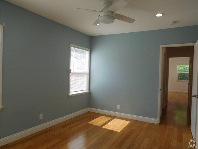 Building Photo - 6043 Briercrest Ave Rental