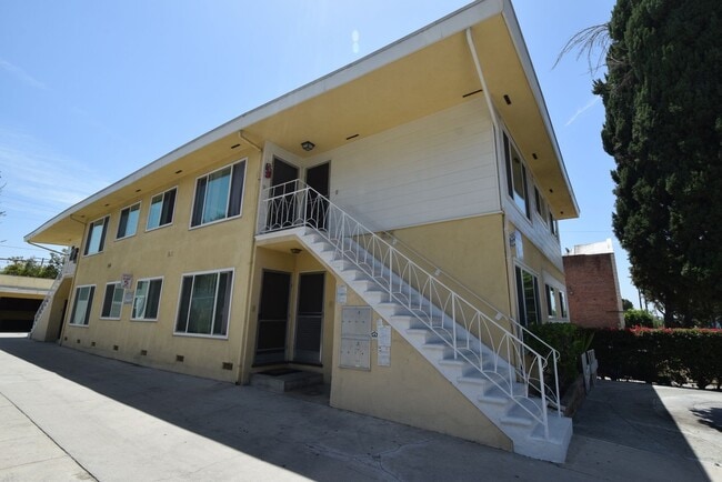 Building Photo - 1422 Gordon St Rental