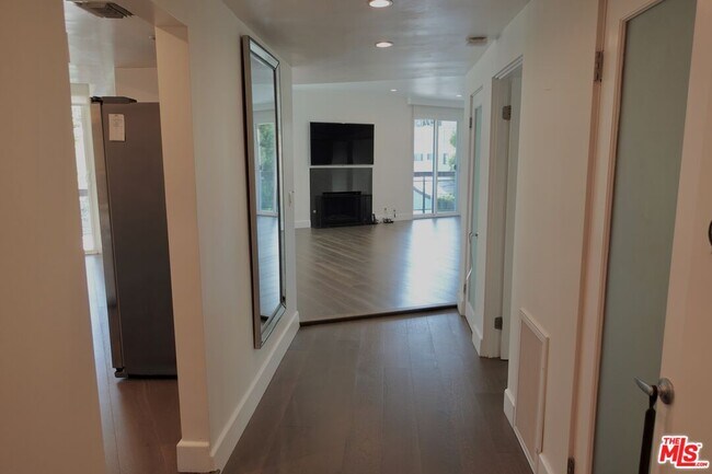 Photo - 723 Westmount Dr Unit 206