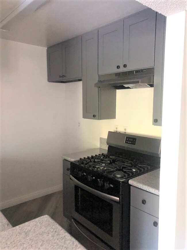 Photo - 1791 N Sycamore Ave Unit 413