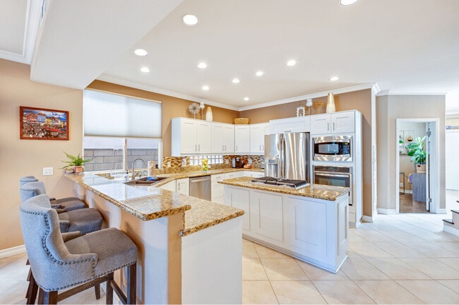 Photo - 426-412 12th St