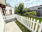 Photo - 3 units Unit B