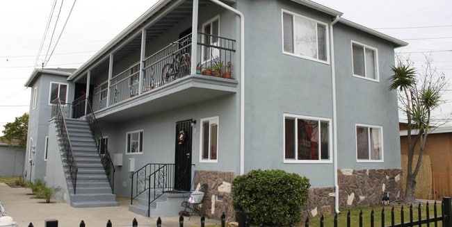 Building Photo - 3827 Grand Ave