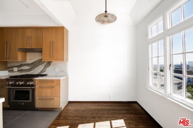 Photo - 1302 N Sweetzer Ave Unit 540