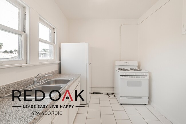 Photo - 1026 W 22nd St Unit 11