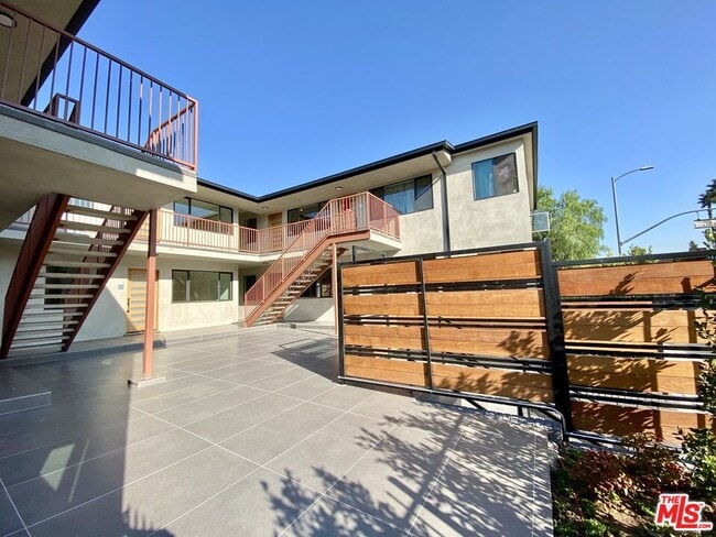 Photo - 3207 W 3rd St Unit 10