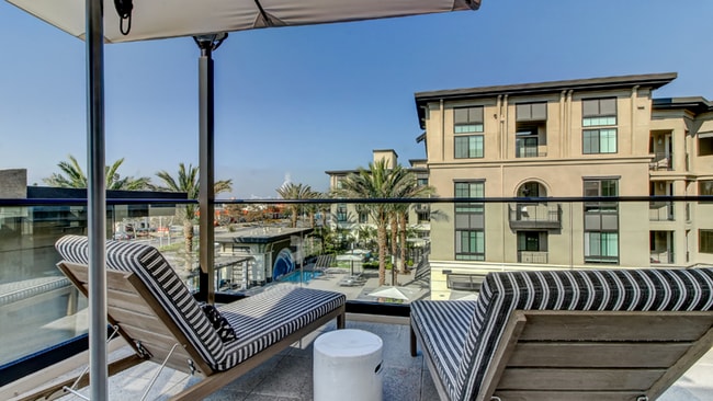 Open-air area for relaxation - The Murphy Irvine
