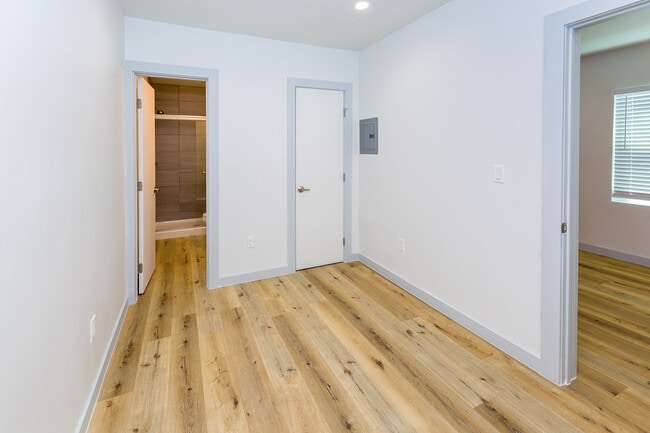 Photo - 1329-1331 Quintero St