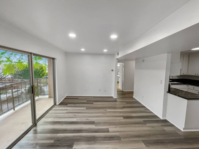 Photo - 14850 Hesby St Unit 203