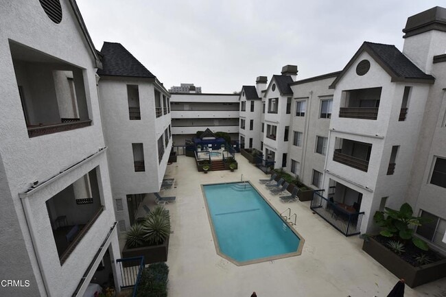 Photo - 300 N El Molino Ave Unit 323