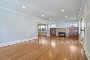 Photo - 4052 Albatross St