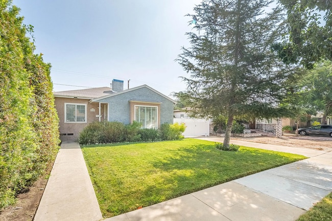 Photo - 2120 N Valley St