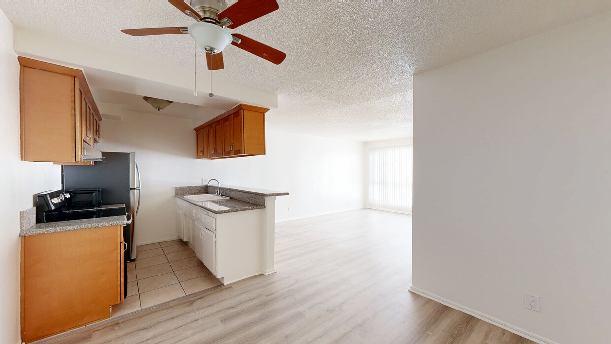 3D Tour - 464 S. Berendo St.