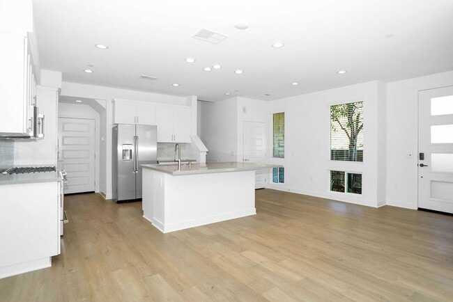 Building Photo - 10881 McCan Ct