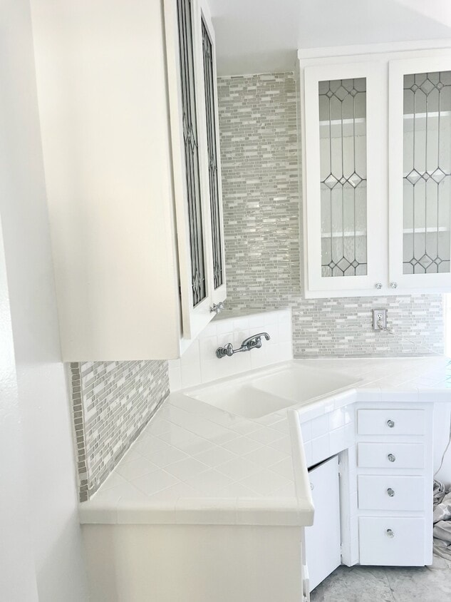 Floor Plan - Bright Beautiful Remodeled Studio