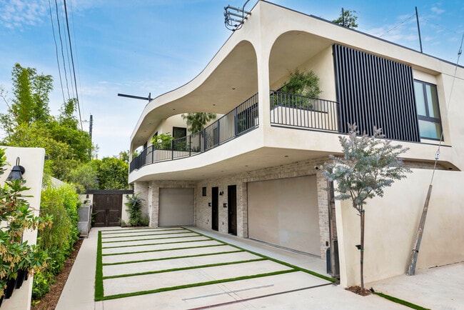 Building Photo - 12131 Palms Blvd Rental