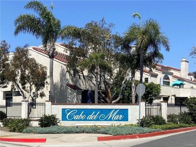 Building Photo - 2 Bedroom condo - Biking distance to the beach Unit 202