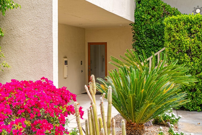 Photo - 477 Desert Lakes Dr