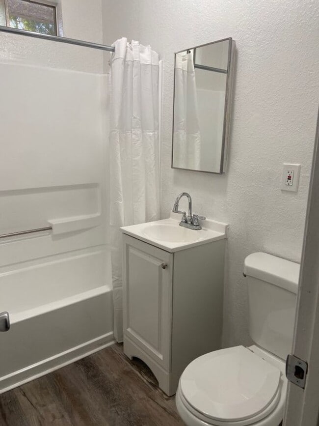 Photo - 1134 1/2-1134 1/2 E 81st St Unit 1134