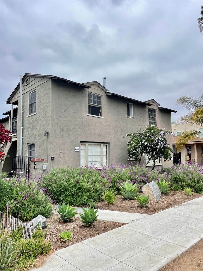 Updated 1 Bed / 1 Bath in Prime Hillcrest–... - Updated 1 Bed / 1 Bath in Prime Hillcrest–... Apartment Unit 07