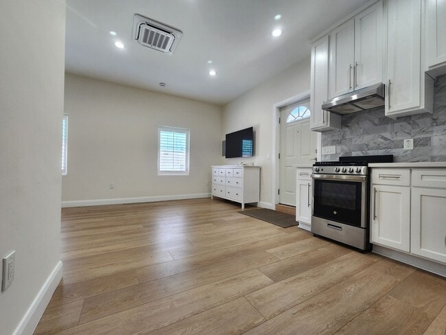 Photo - 10458 Brooke Ave