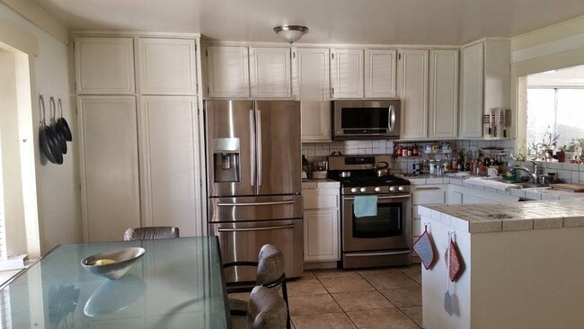 Photo - 11326 Reseda Blvd