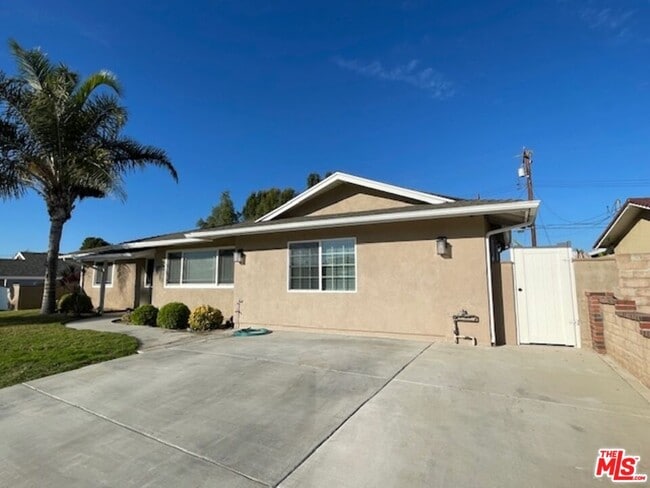 Building Photo - 2615 Elizondo Ave