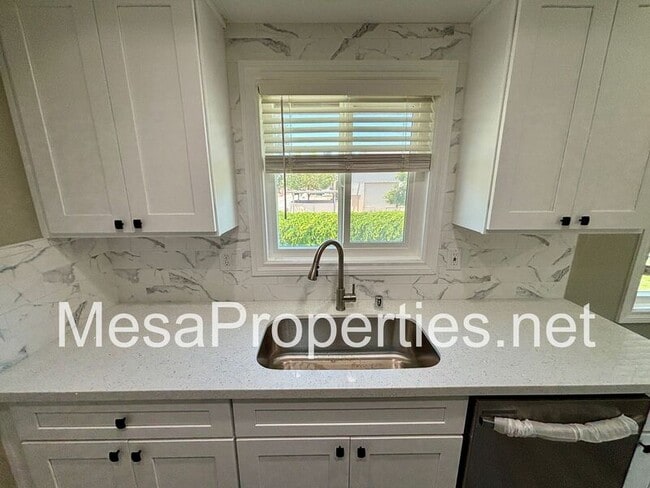 Photo - 1749 E Fairfield Ct Unit 4