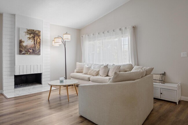 Photo - 25435 Via Pacifica