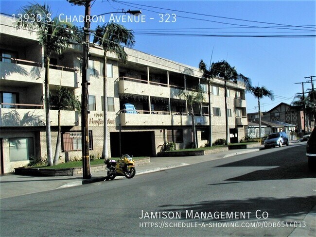 Photo - 13930 S Chadron Ave Unit 323