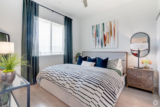 1BR, 1BA - 727SF - Airo at South Bay