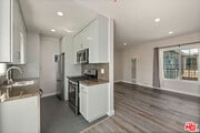 Photo - 1330 S Barrington Ave Condo Unit 15