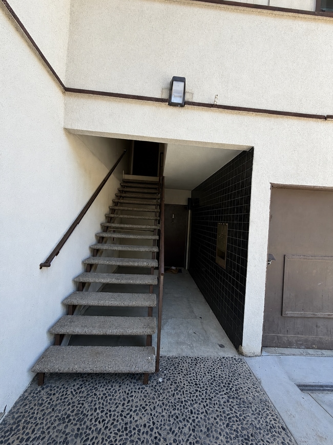 Photo - 851 Reeves Pl Unit 2