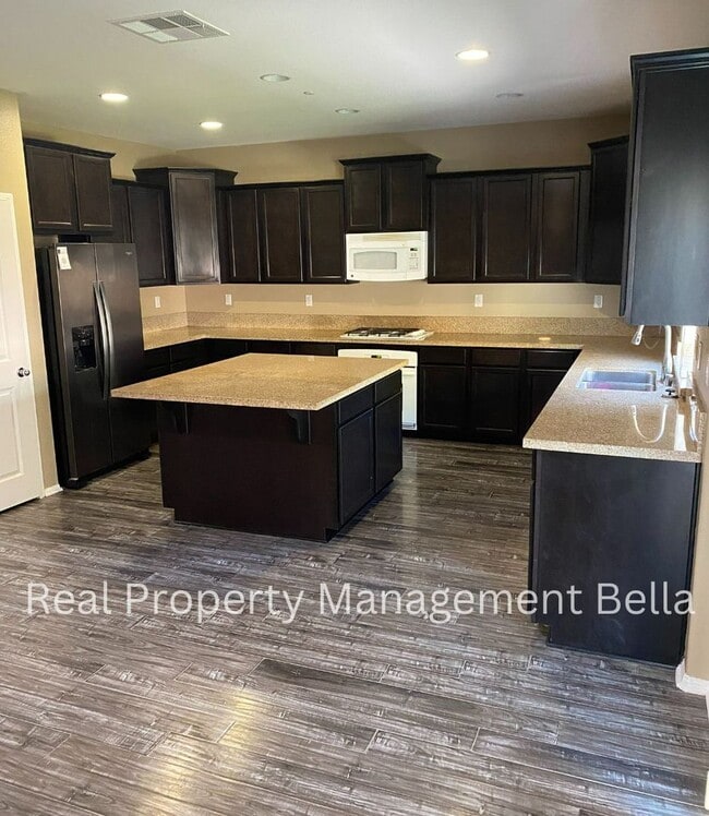 Photo - Murrieta Home with Spacious Loft & Modern Comforts