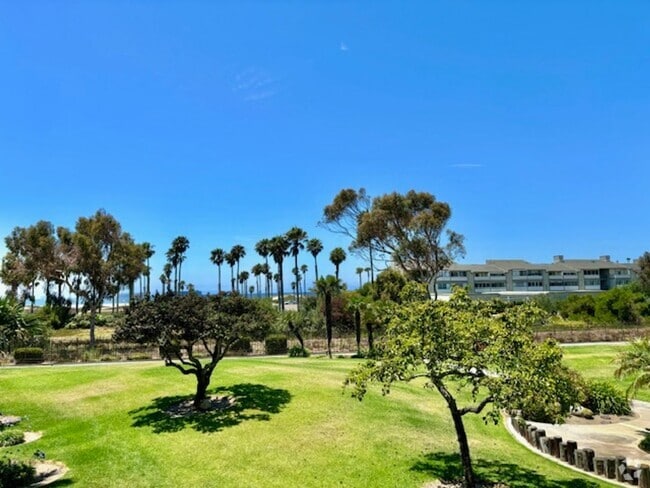 Building Photo - Port Hueneme | 2 Bed + 2 Bath | OCEAN VIEW... Rental