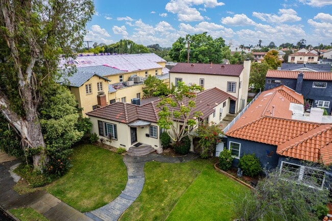 Photo - Beautiful 3 bed 2 Bath + Bonus Room home + Yard  in Old Torrance!