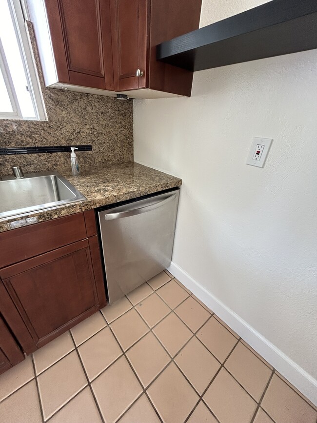 Photo - 43 5th Ct Unit 2x2