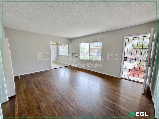 Photo - 11535 Sylvan St Unit 2