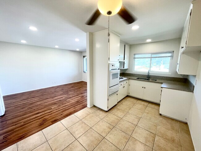 Photo - Foothill Village Apartments