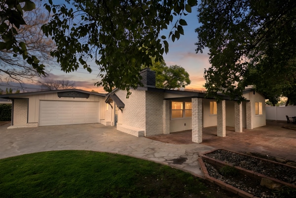 Photo - 8666 Keokuk Ave