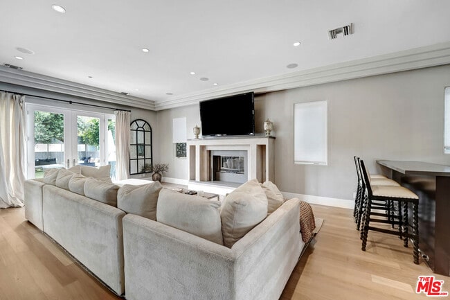 Photo - 841 N Crescent Heights Blvd