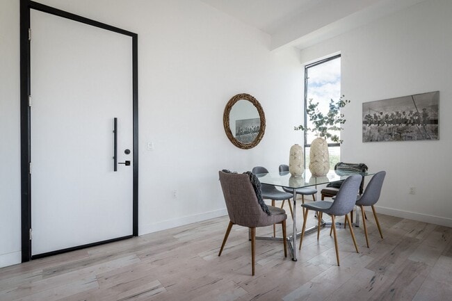 Photo - The Lex @ 4522 Lexington