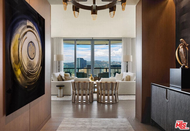 Building Photo - 211 Elm Ct Unit 26C