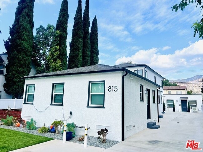 Photo - 815 W Glenoaks Blvd