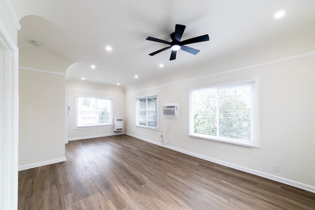 Photo - 211 N Berendo St Unit 1/2