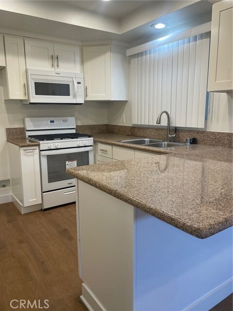 Photo - 17081 Grove Cir