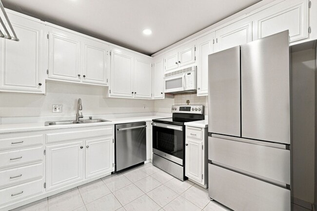 Photo - Versailles Penthouse Condo for Lease | 2 Bed | 2 Bath | Newport Beach
