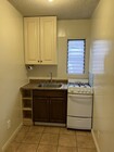 Kitchen - 926 S Lake St Apartments