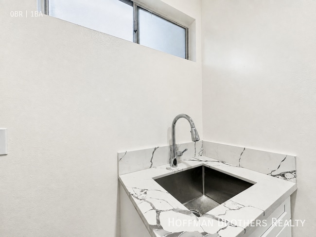 Photo - 20445 Saticoy St Unit 6